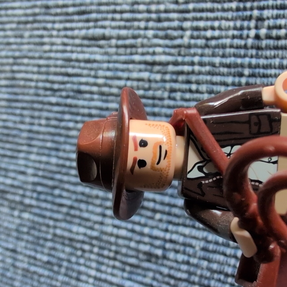 LEGO Indiana Jones Minifigure - Picture 5 of 7